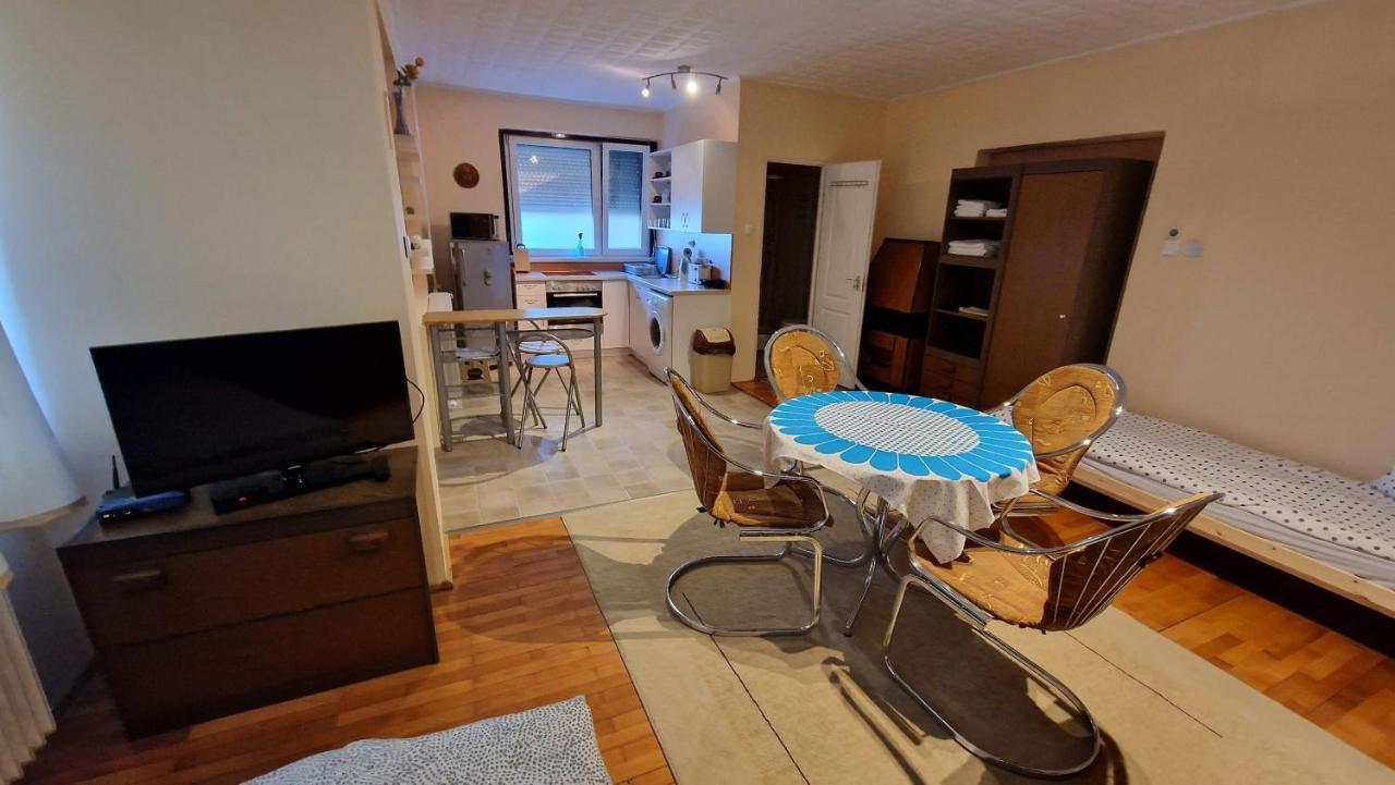 Friendly Apartment In The Suburb. Budapeste Exterior foto